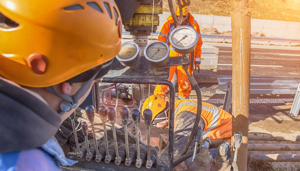 homme de chantier sur chantier 